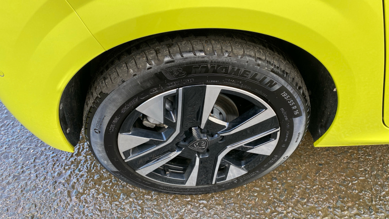 Peugeot 208 1.2 Hybrid 100 Allure 5dr e-DSC6 Petrol Hatchback